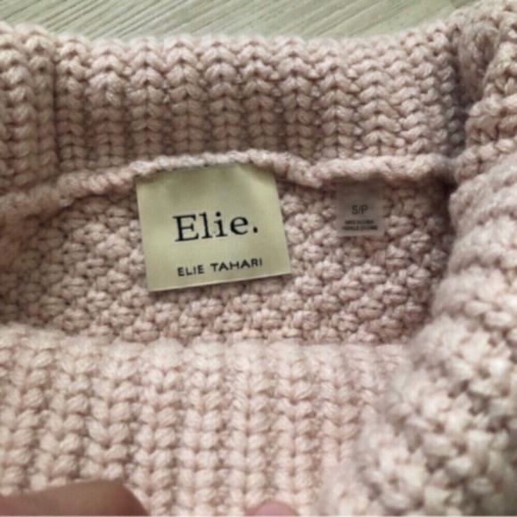 Pink Knit Oversized Turtleneck Sweater with Cable knit Details - Picture 3 of 8